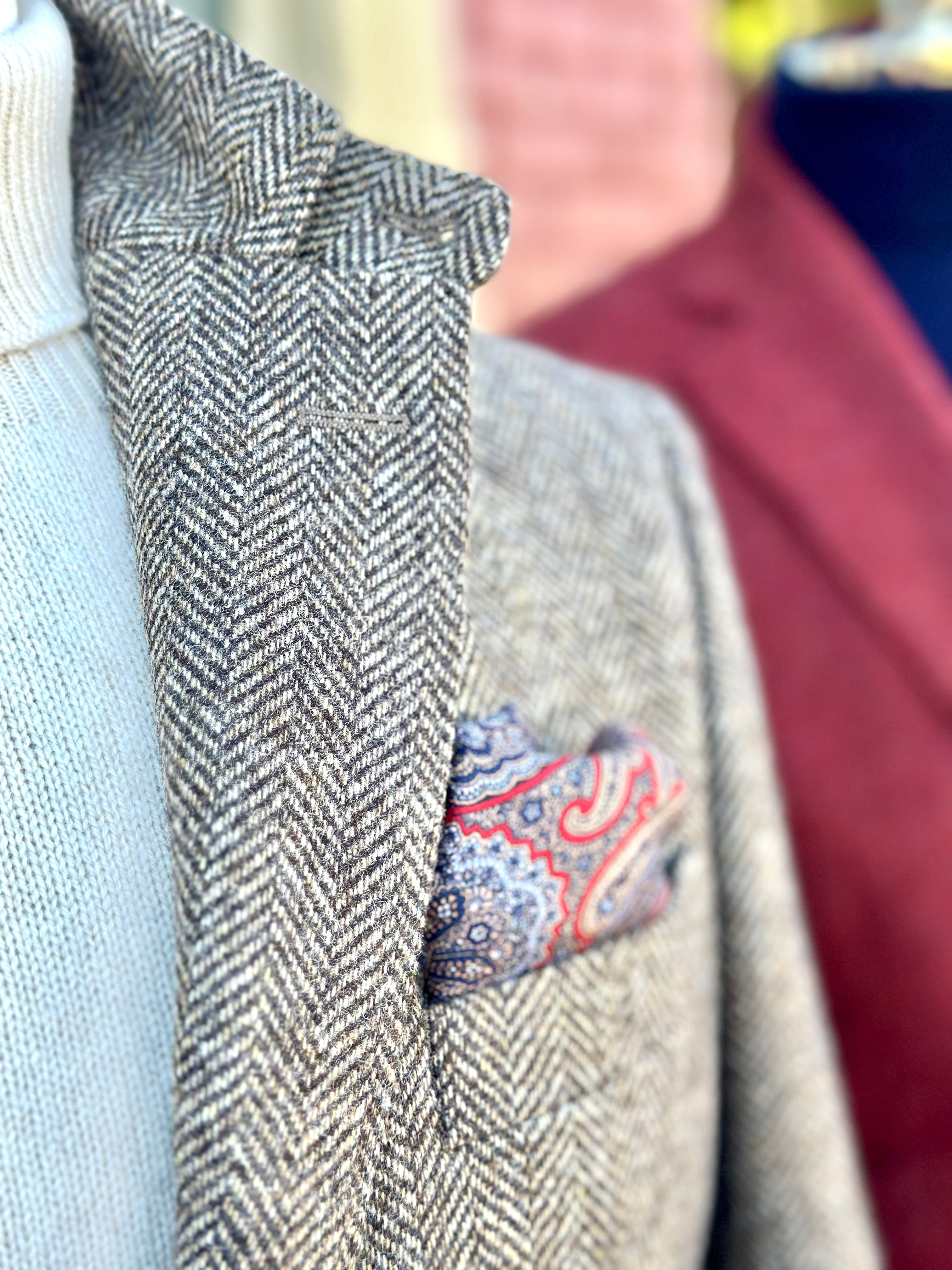 Hacking Jacket in Dark Brown/Cream Shetland Herringbone – Crittenden