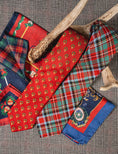 Load image into Gallery viewer, Silk Tartan Tie
